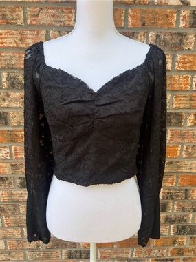 Lulu's Black Long-Sleeve Textured Sweetheart Crop Top Medium Stitch Fix